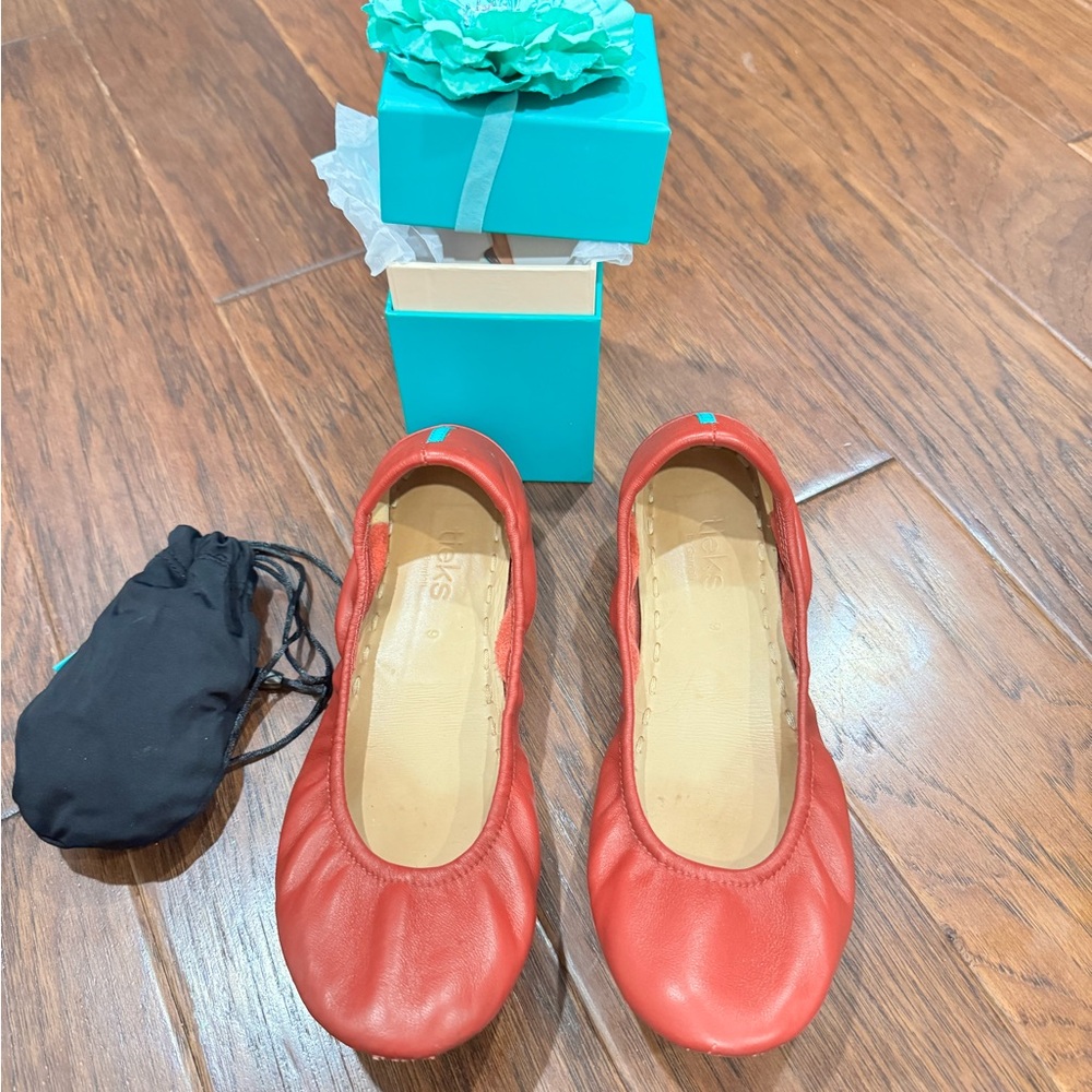 Cardinal Red Tieks - Picture 2 of 5